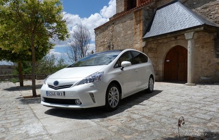 toyota Prius+ monovolumen 3/4