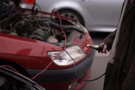 La batería, detrás del 23 % de las averías en invierno, según CEA