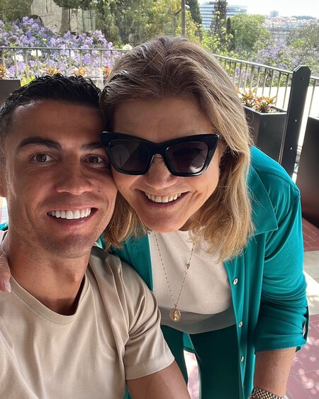Cristiano Ronaldo 41 Anos Mi Primer Sueldo En El Sporting Fue De 50 Euros Y Mi Madre Recibio Una Llamada Porque Me Lo Gaste Todo En Chocolate