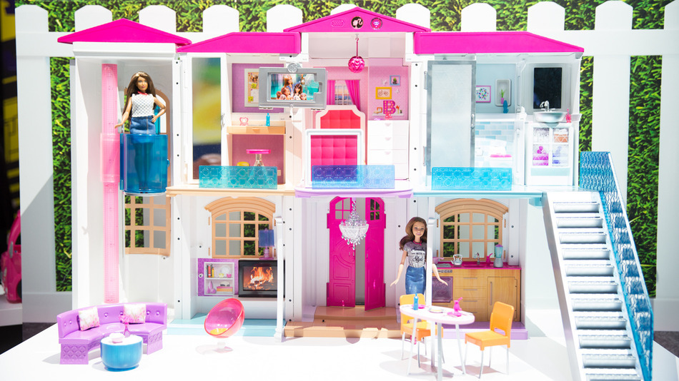 Barbie tiene nueva casa "inteligente", pero Mattel sigue sin aclarar los detalles de seguridad