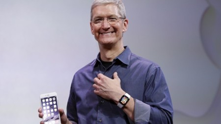 Apple le da a Tim Cook una medalla en forma de 560.000 acciones, parte de ellas retenidas
