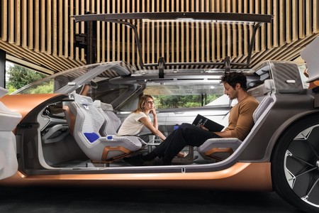 Renault se hace con el 40 % del grupo de prensa Challenges: para que tengas algo que leer en tu coche autónomo