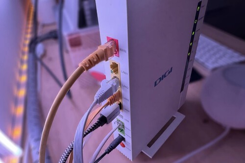 Activar el Band Steering de tu router promete mejorar la WiFi como por arte de magia: cómo funciona y cuándo merece la pena usarlo 