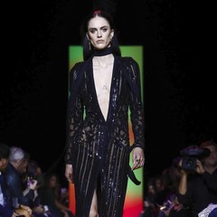 Foto 2 de 10 de la galería la-coleccion-mas-ochentera-de-elie-saab-verano-2016 en Trendencias