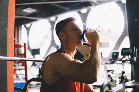 Las cinco cosas en las que te tienes que fijar a la hora de elegir un batido de proteínas
