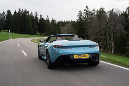 Aston Martin DB12 Volante Prueba 15