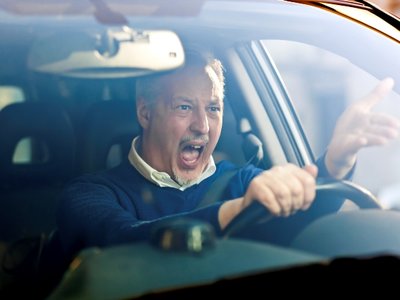 El síndrome del conductor violento: ¿Qué problemas tienen con el mundo? 