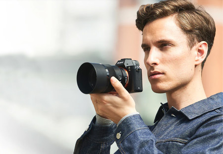 Sony A7 II, Canon EOS 4000D, Nikon D5300 y más cámaras, objetivos y accesorios en oferta: Cazando Gangas Especial Reyes Magos