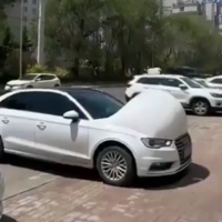 No caigas en el engaño del video viral: el calor no está inflando el wrap de los autos en China