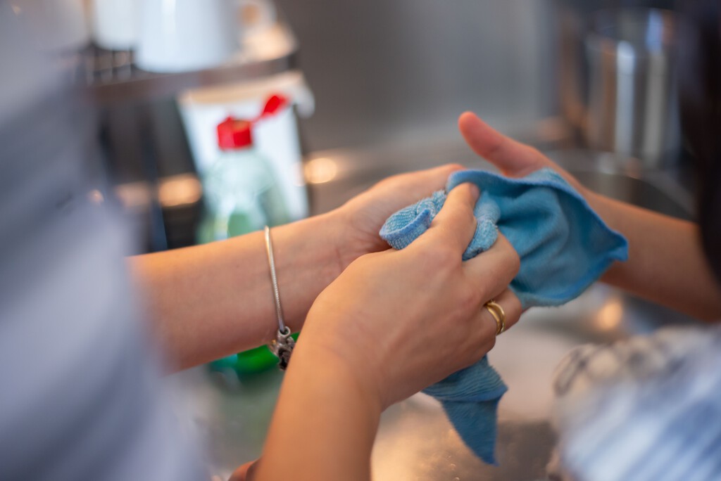 Llevamos años cambiando los trapos de la cocina cada semana. La ciencia demuestra que hay que hacerlo a diario