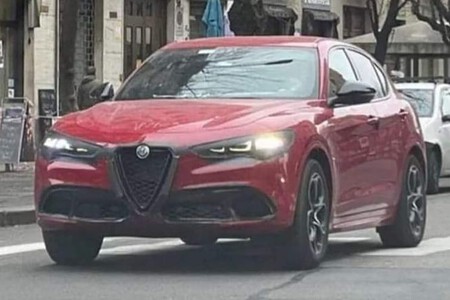 ¡Filtrado! Alfa Romeo Stelvio 2023 ya circula sin camuflaje y sin miedo a ser visto