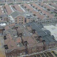 Exército de robôs move complexo de edifícios de 8.200 toneladas em Shanghai
 