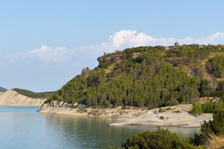 Viajes Escapadas Embalse Espana Agua Turquesa Bonita Navarra Turismo Senderismo