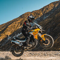 China vuelve a mover ficha: otra famosísima marca llega a España con una trail equipada hasta los dientes por 5.290 euros 