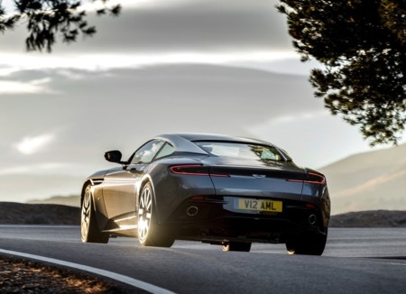 Aston Martin Db11 15
