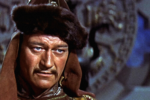 Uno de los mayores fracasos de la carrera de John Wayne es esta película basada en hechos reales. También esconde un legado muy oscuro