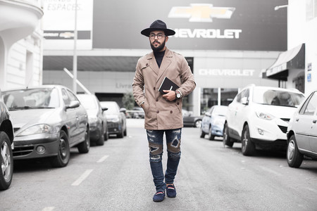 ¿El accesorio perfecto de otoño? Ese sombrero de Zara que los bloggers llevan por el mundo