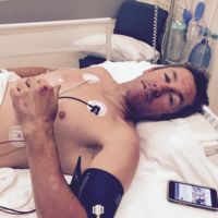 Troy Bayliss sufre varias fracturas, pasa por quirófano… y se lo toma con humor