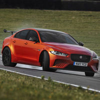 Haz palomitas y sube el volumen: aquí está en Jaguar XE SV Project 8 haciendo 7:21.23 en Nürburgring Nordschleife