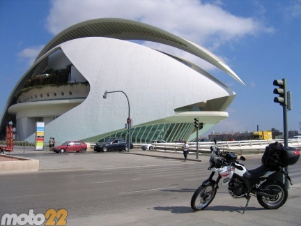 Las vacaciones de Moto 22, Alicante-Barcelona
