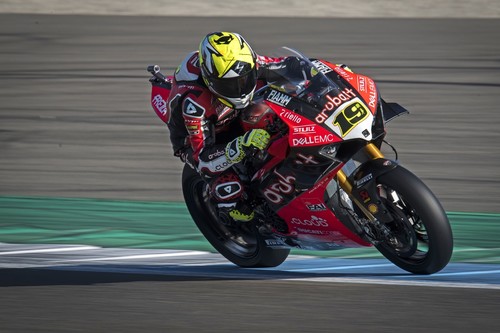 ¡Contundente! Álvaro Bautista da el décimo primer recital en la catedral de Assen