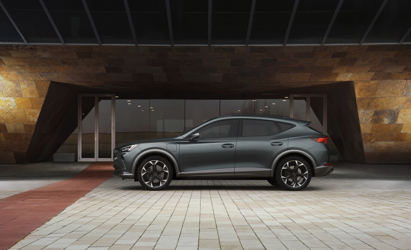 Los mejores SUV híbridos enchufables aptos para Etiqueta CERO de la DGT por más de 40.000 euros