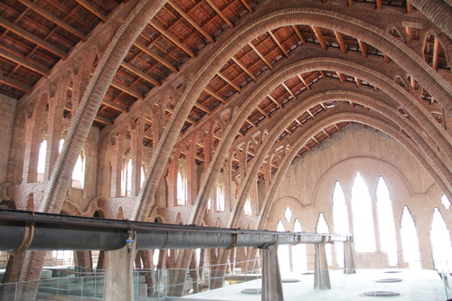 Enoturismo: la Catedral del Vino, bodega modernista en Pinell de Brai 