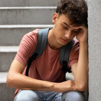 Cómo detectar si tu hijo adolescente tiene pensamientos suicidas: siete señales de alerta 