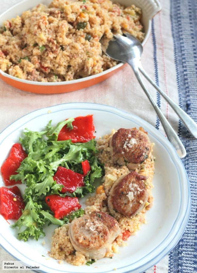 Solomillo de cerdo con cuscús y escarola, un plato ligero y completo