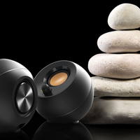 Creative Pebble, dos altavoces asequibles de cuidado diseño para usar en nuestro escritorio