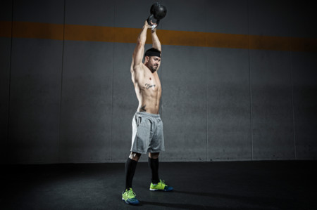 Las ventajas de las kettlebells frente a las mancuernas