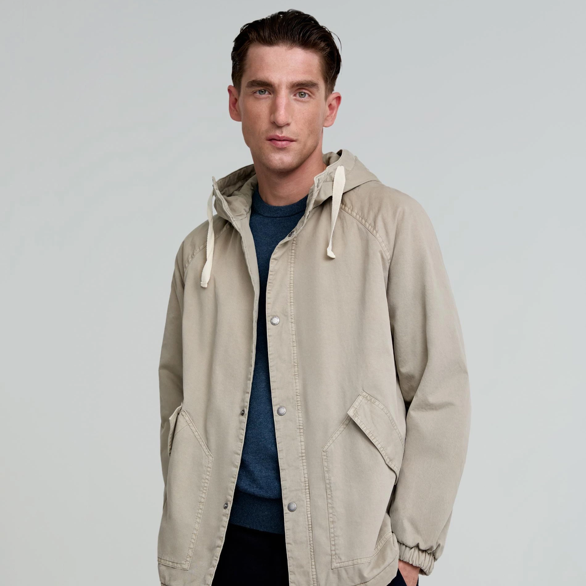 Scalpers
Parka de hombre ligeramente acolchada con capucha integrada