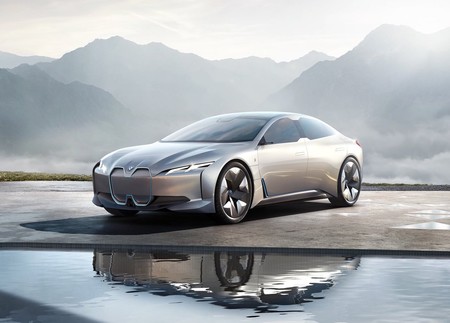 BMW tendrá otros tres modelos eléctricos para los primeros años de la siguiente década, incluyendo al i4