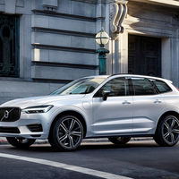 El Volvo XC60 actualiza su gama en España con versiones híbridas enchufables, mild-hybrid y diésel, desde 43.350 euros
