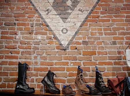 Las Dr Martens ideales para empezar el 2021 con estilazo son estas Chelsea militares rebajadas en Asos