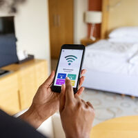 Proteja sua rede de casa: aprenda passo a passo de como verificar quem está usando o seu Wi‑Fi e como remover acessos indesejados 