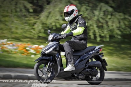 Motorpasión a dos ruedas: SBK Gran Bretaña, prueba del Suzuki Address y los duelos de la Ninja H2R
