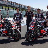 "Nos estamos inmolando". Aprilia y KTM todavía no han renovado con MotoGP, y el nuevo reglamento no ayuda 