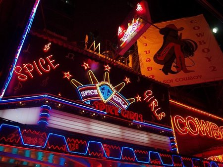 Las calles del turismo sexual en Bangkok: Soi Cowboy