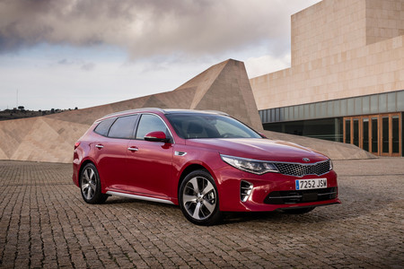 Kia Optima Wagon e Híbrido Enchufable, toma de contacto