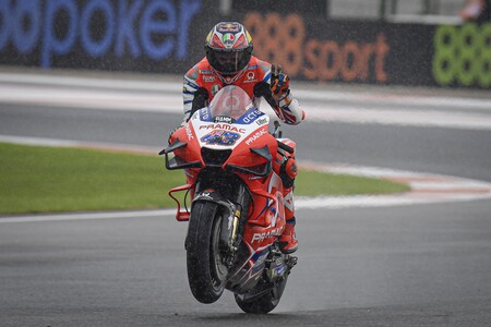 Jack Miller aprovecha una tregua de la lluvia para ser el más rápido y Joan Mir estaría dentro de la Q2