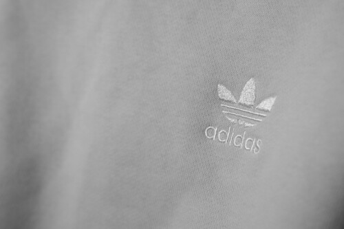 Adidas pone rebajadas en su outlet nuevas zapatillas, sudaderas y más  al 50% de descuento  
