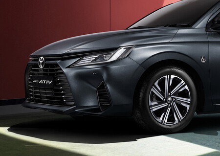 Toyota Yaris Sedan 2023 13