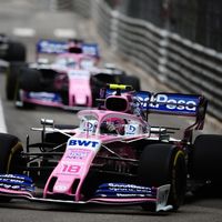 Checo Pérez estuvo a punto de atropellar a dos marshalls en el GP de Mónaco, esto fue lo que sucedió