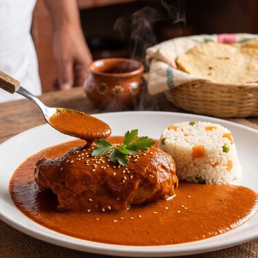 Cómo hacer mole coloradito para el Día de Muertos: una receta de Oaxaca con chiles secos