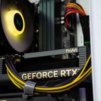 La RTX 5090 sería hasta un 70% más potente que la RTX 4090 según las filtraciones, pero no por ello será mucho más grande