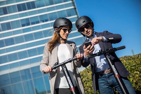 Acciona se sube al carro de los patinetes eléctricos en Madrid por 0,23 euros el minuto