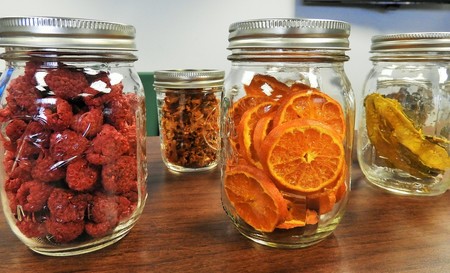 Cómo hacer fruta deshidratada en casa. Un postre saludable para tu familia