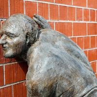 Recién llegado a tu nuevo trabajo, date una vuelta y escucha