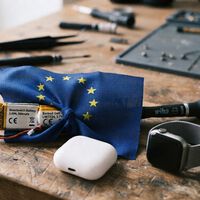 Apple se ha salido con la suya: la UE da marcha atrás y no le va a imponer las baterías extraíbles en todos sus productos